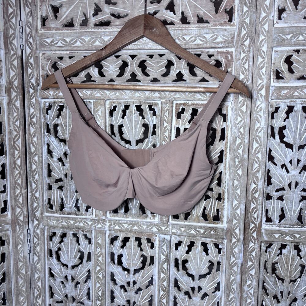 SKIMS Taupe Underwire Scoop Bra